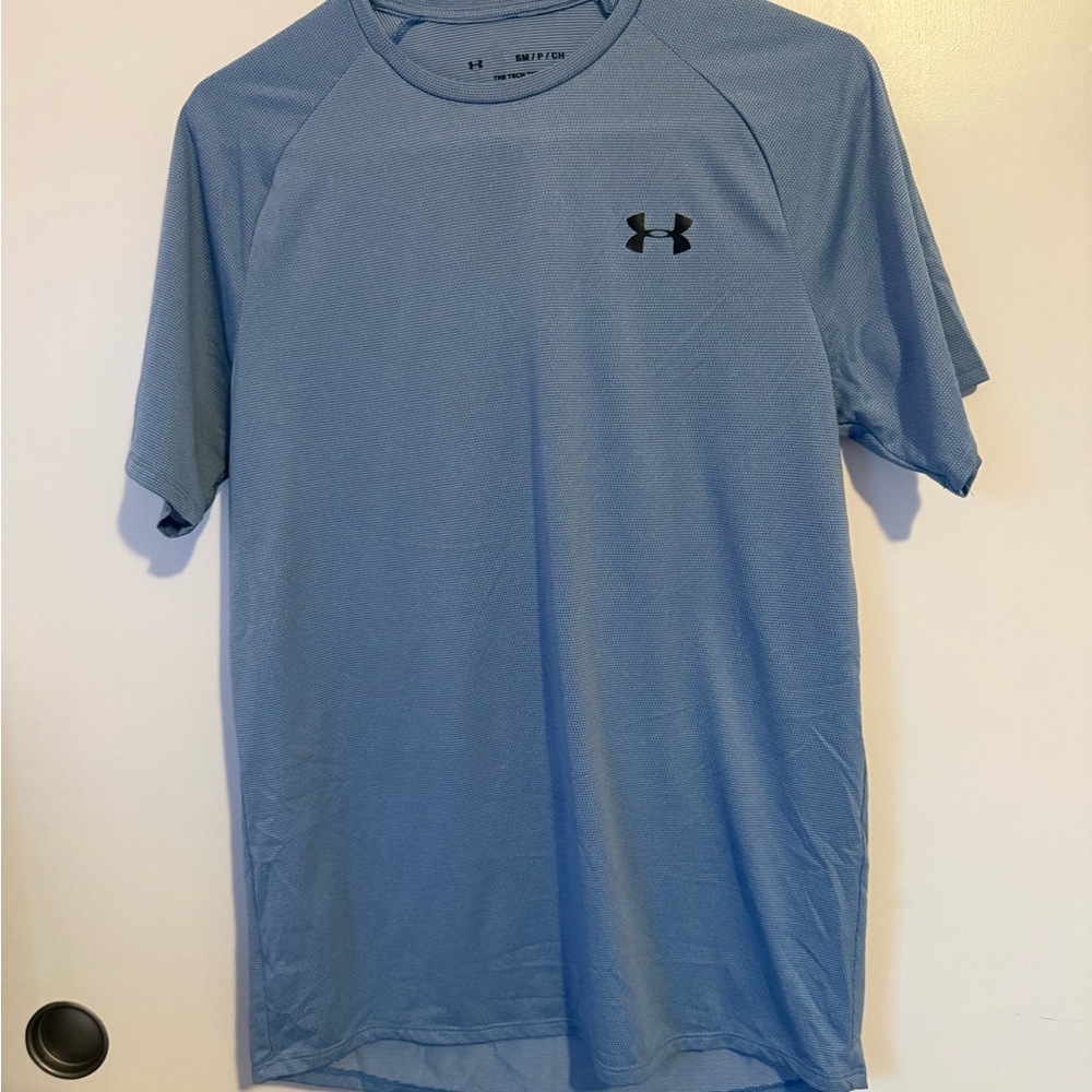 Under Armour Men's Light Blue Short Sleeve Tee.